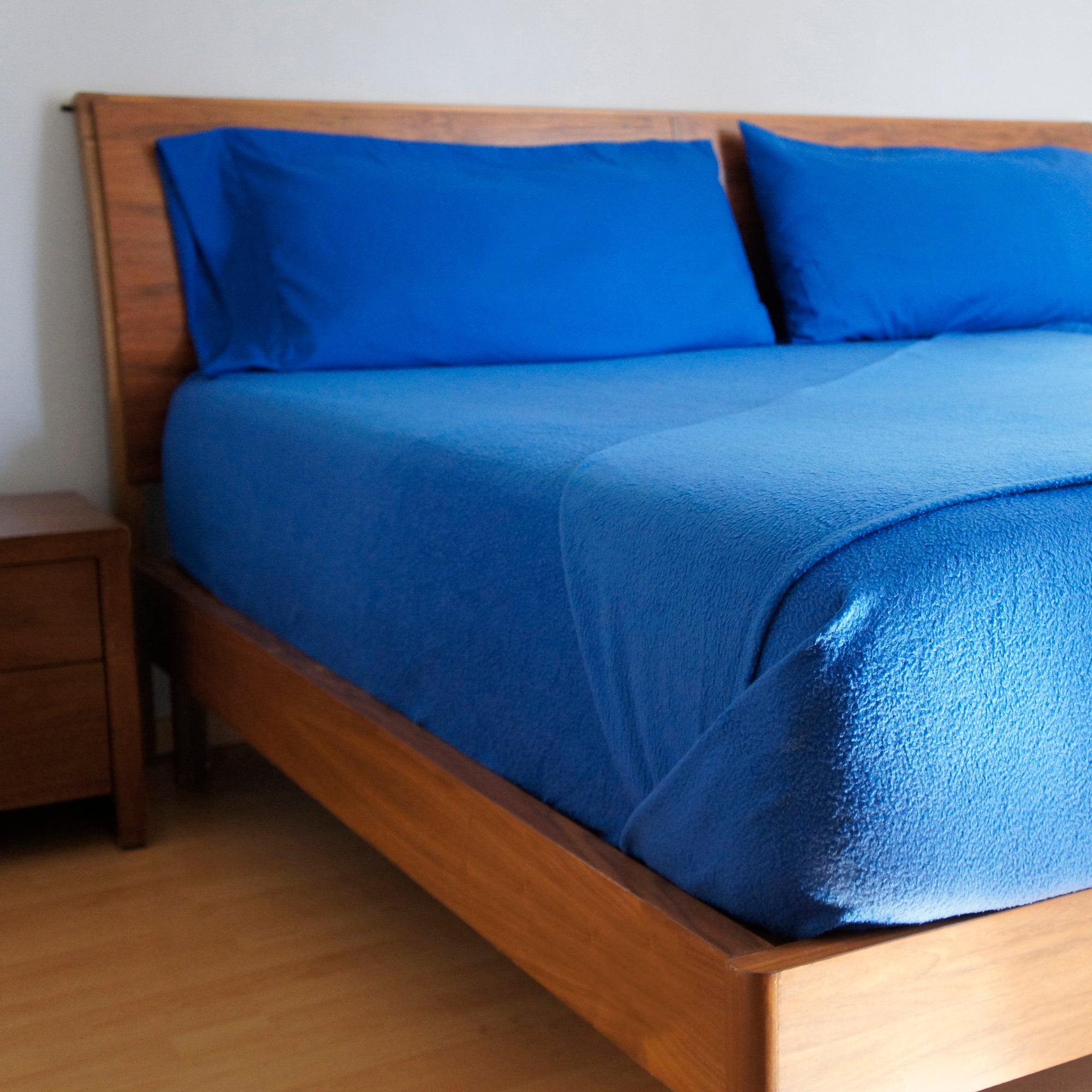 Juego de sábanas franela 4 piezas cama 150 cm. Modelo ramas Azul JS FRANELA  RAMAS
